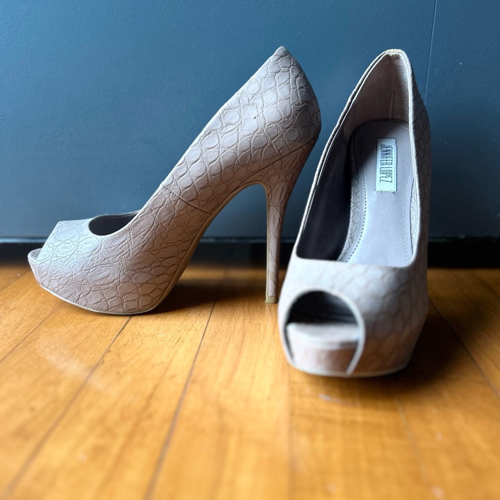 J. Lo Shoes Women Size 7.5 Brigitte Rose Snake Print Peep Toe Platform Pumps